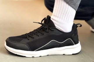 【ワークマンで大ヒット】1,500円で「長く履いても疲れない」噂のコスパ最強スニーカーの実力を徹底検証