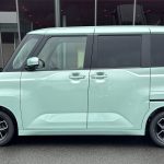ルーミーさと角を強調するフォルムはもちろん、ヘッドライト、リアコンビ、ドアハンドル、ホイールデザインすべてが四角い