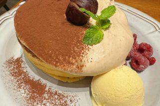 【多幸感爆上がり】珈琲館で年間160万食「人気ホットケーキ」の秋限定がまるで高級モンブラン!? 感動レビュー