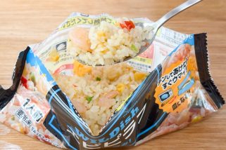 【289円の衝撃】洗い物なしでカキコメる!?「冷凍メシの革命児」の味は意外にも？マルハニチロのワイルディッシュ3種を実食レポ