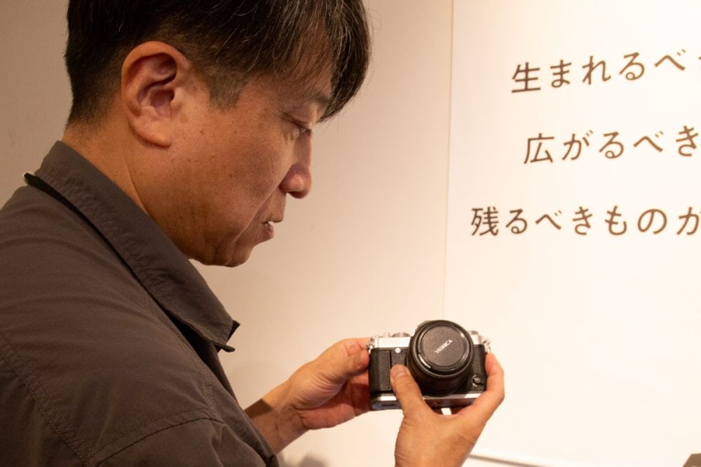 ビンテージカメラのようなルックスのYASHICA FX-Dシリーズ