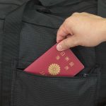 セットアップ部分のポケットはパスポートや貴重品を入れるのにちょうど良い