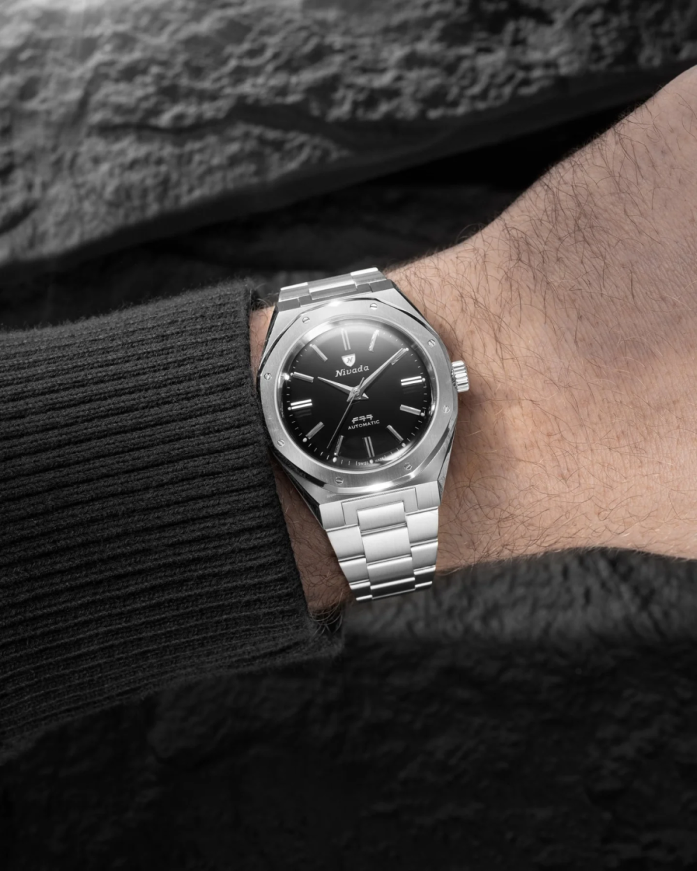 ニバダ・グレンヒェン「F77 Mark Ⅱ Stainless Steel Edition」￥286,000／自動巻／38㎜径／パワーリザーブは約38時間／10気圧防水