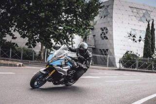 今乗るべき“ツーリング最強の相棒”はどれ？ホンダ、スズキ、ヤマハ、カワサキの注目モデル比較…ほか【バイクの人気記事ランキング・8月版】