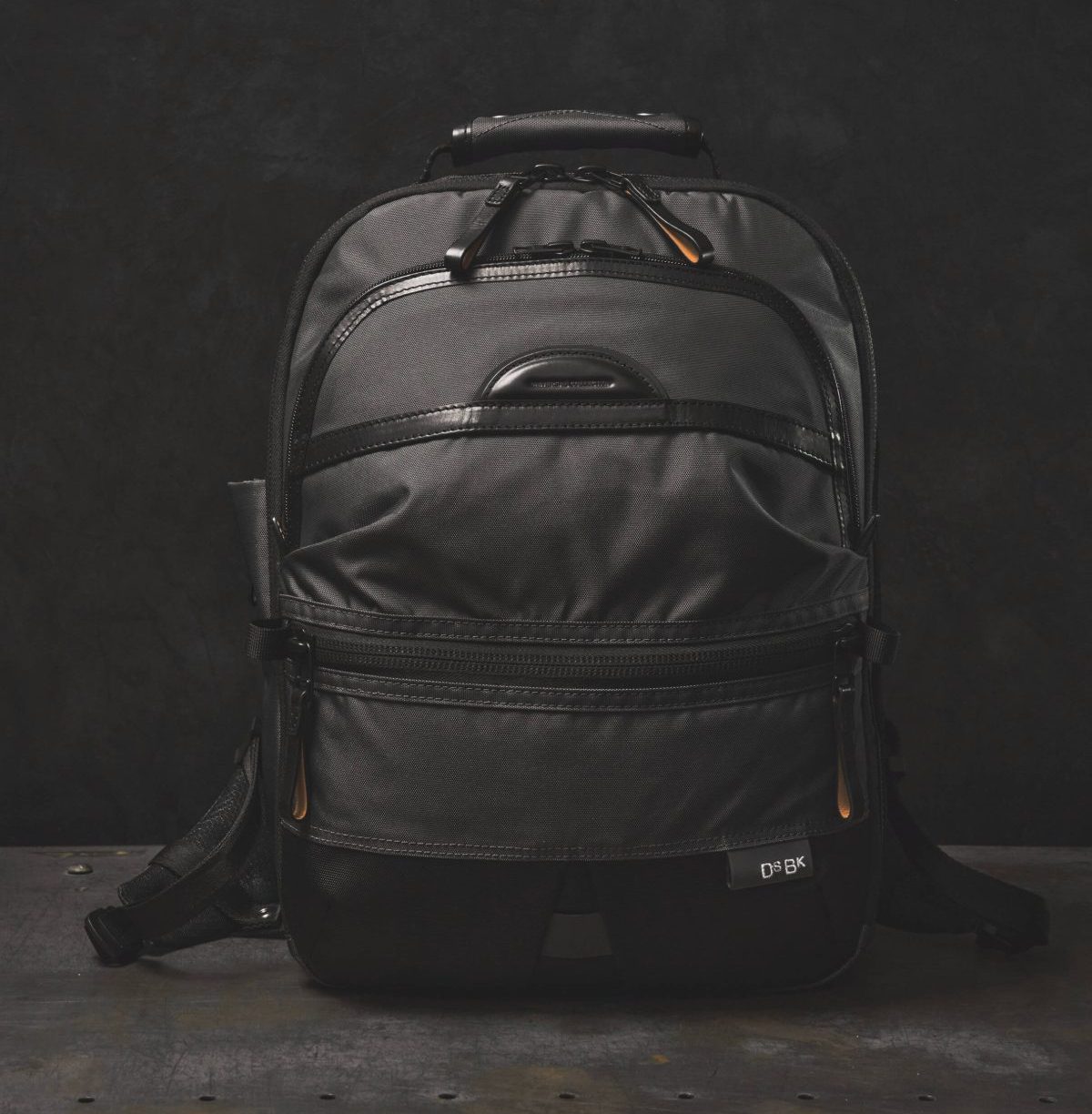 完売必至のバックパック」高級感がハンパない！ビジネスシーンの  