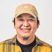 「スタイリスト　小林知典さん」
ファッション全般に精通し、雑誌やWEB、広告などで活躍。無印良品など人気ライフスタイルブランドにも詳しい