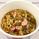 ナガトヤ　ミャクメン／具材はナルト、コーン、ねぎ、キャベツ、大豆ミート