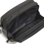 アントラック「ショルダーバッグ-バーティカルタイプ」￥18,700／W17×H20×D8㎝ アントラック「ホリゾンタルタイプ」￥20,900／W25×H20×D9㎝