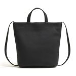 アントラック「トートショルダー」￥38,500／W30×H29×D8㎝