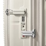 サムソナイト「パラリュクス スピナー55 EXP」￥44,000～55,000／3サイズ展開（55ℓ、67ℓ、75ℓ）／3色展開（ブラック、ストーングレー、オリーブ）