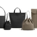 シンプルなデザインに、アントラックらしい気の利いた機能をプラスしており、日々のコーディネートにも自然に馴染む。