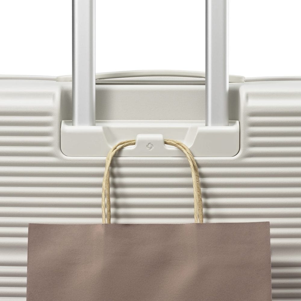 サムソナイト「パラリュクス スピナー55 EXP」￥44,000～55,000／3サイズ展開（55ℓ、67ℓ、75ℓ）／3色展開（ブラック、ストーングレー、オリーブ）