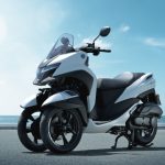 SUVのエッセンスを採り入れ、安定性を感じられる走りと軽快さをバランスさせた”クロスオーバーコミューター”を表現