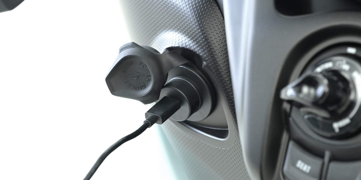 スマートフォンやモバイル電子機器等への給電をおこなえるUSB Type-C端子