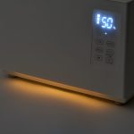 本体下部にはフットライトを搭載