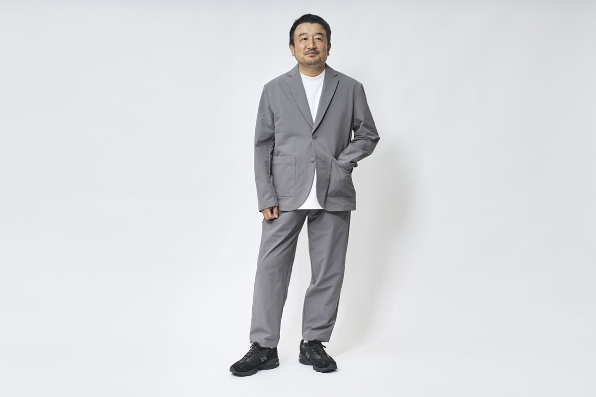 ニューバランス エヌビー グレー シングルジャケット ￥24,970（税込） エヌビー グレー テーパードパンツ ￥18,920（税込）
