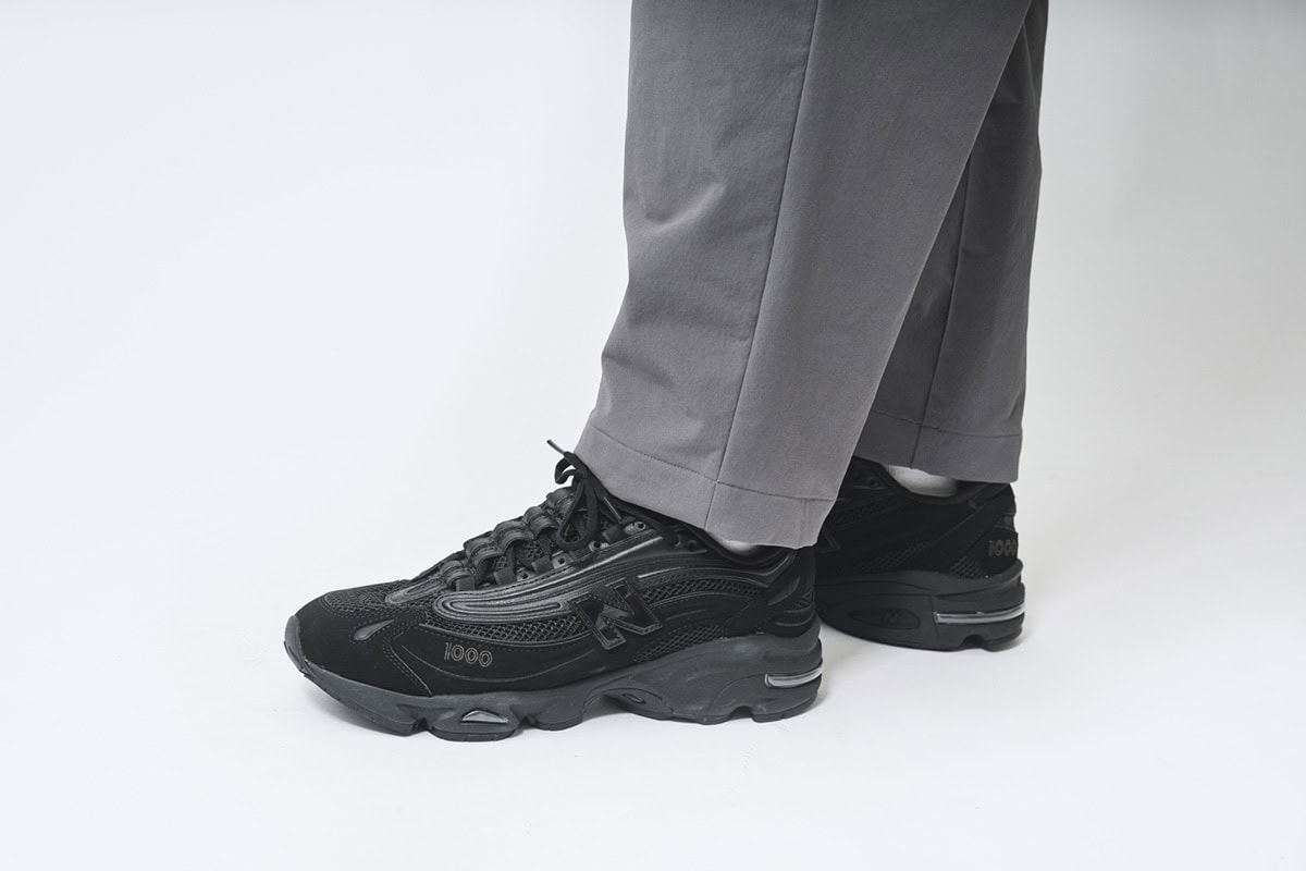 仕事も休日もこれ1着でOK」ニューバランス“NB GREY”のセットアップが