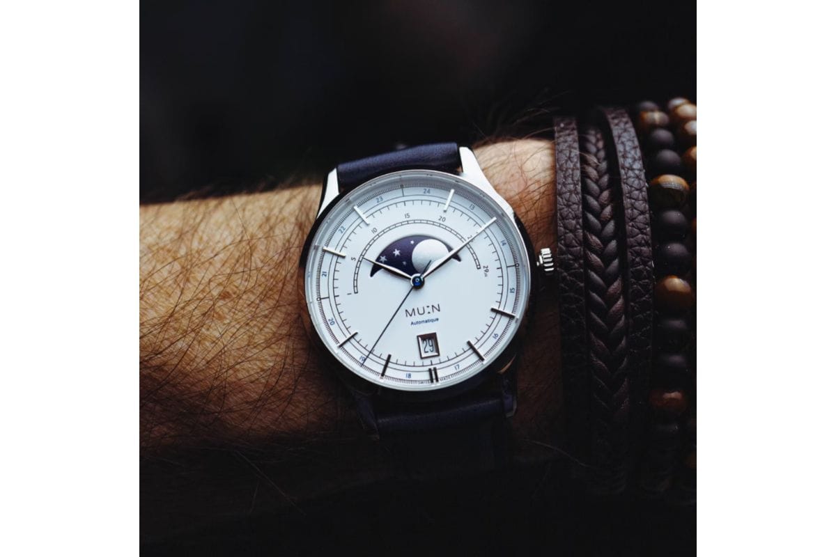 38mmのスリムケースは手首に自然にフィット