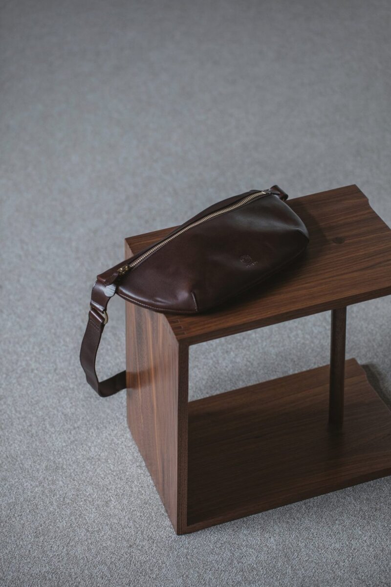 ガンゾ「サケット5 スリングバッグ」￥47,300