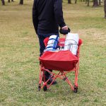 ワンマイルチェア　「荷物を載せてコロコロ運ぶ」