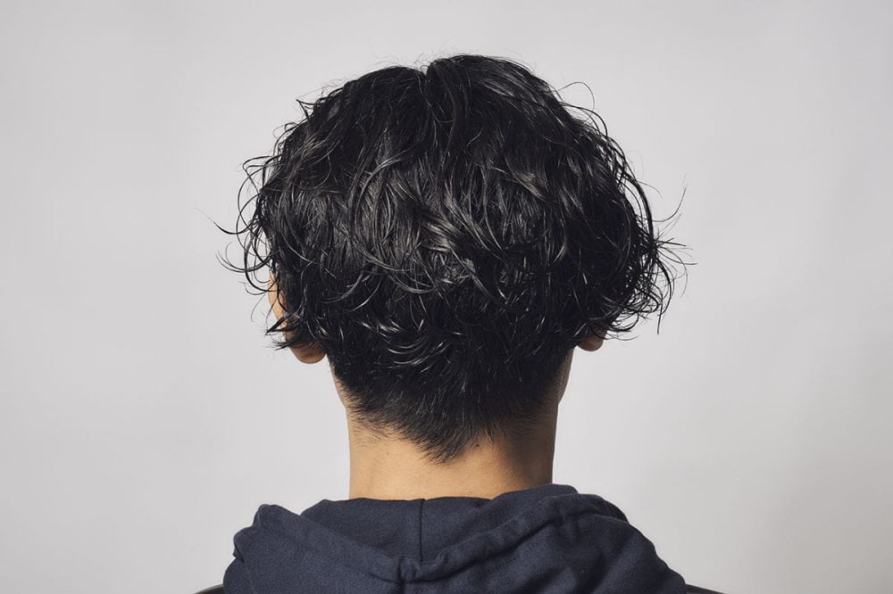 元の毛のスパイラルを形状記憶させるようにキープ