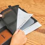 ナイロンメッシュ 縦型書類ケース・仕切り付 ￥690