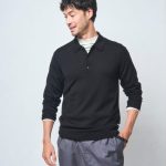 クルーネックとポロセーターは単品でも使いやすく、ジャケットを羽織ってもおしゃれ
