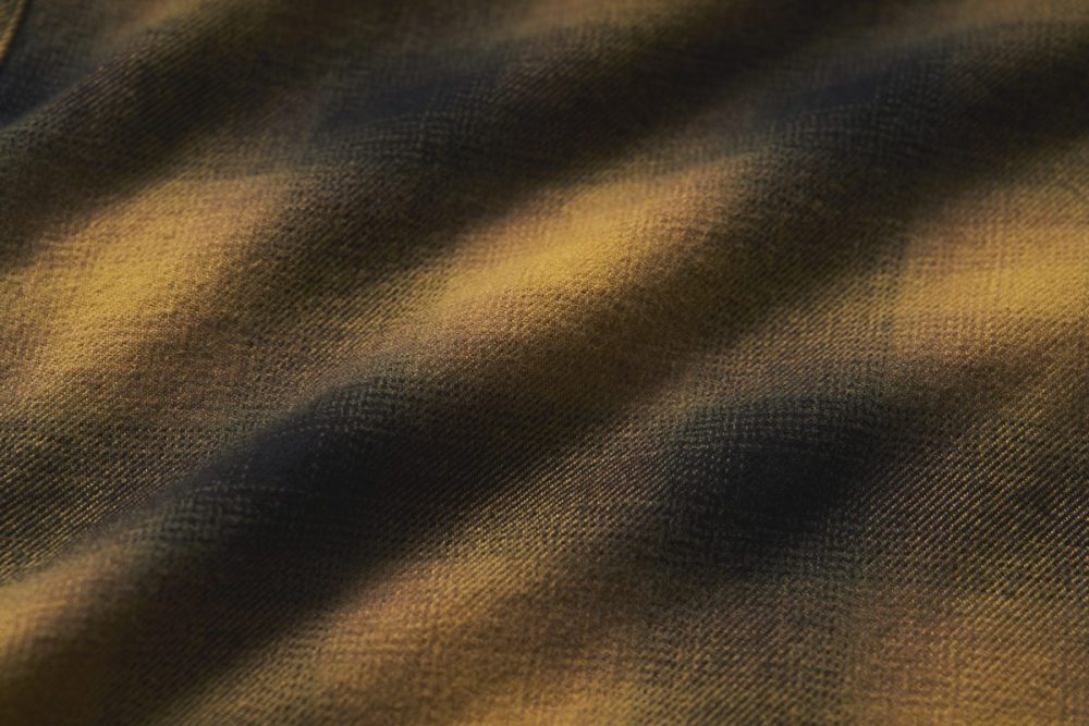 コットン100％の細い糸を使用した両面起毛素材を採用