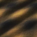 コットン100％の細い糸を使用した両面起毛素材を採用