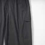 フロント側にあったユーティリティーポケットを、脇線を利用したサイドポケットに変更