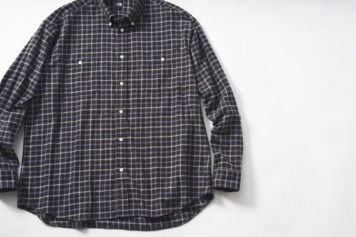 肩幅や身幅は少し大きめのリラックスシルエット