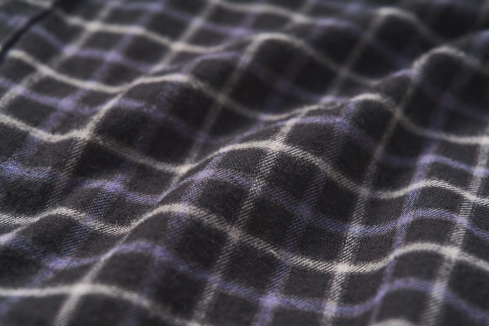 本体はコットン70％、ポリエステル30%によるフランネル素材。ポリエステルを含めた改質綿にすることで吸湿性や速乾性に優れている