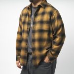 彩度も低いダークトーン系なので大人でも着やすい