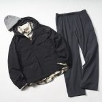 色味を抑えたモノトーン構成にすることでアーバンアウトドアスタイルの完成