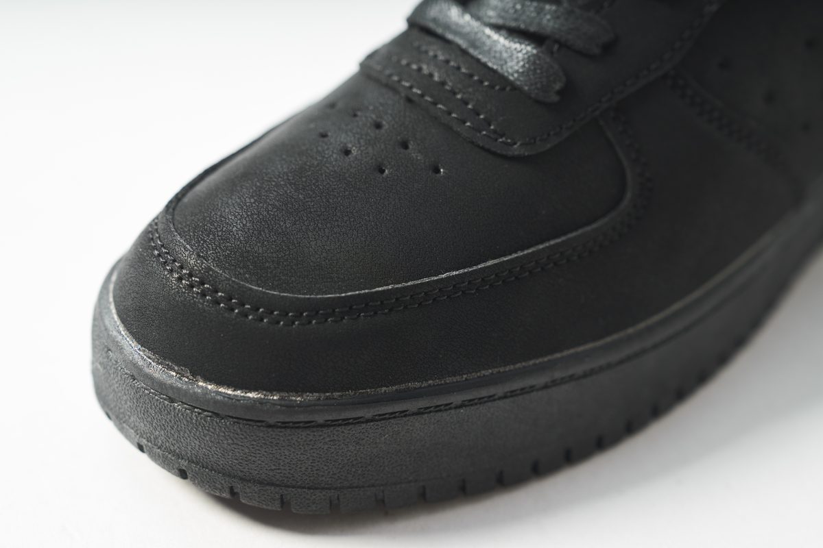 起毛加工を施すことで柔らかさとヌバックのような上品さが