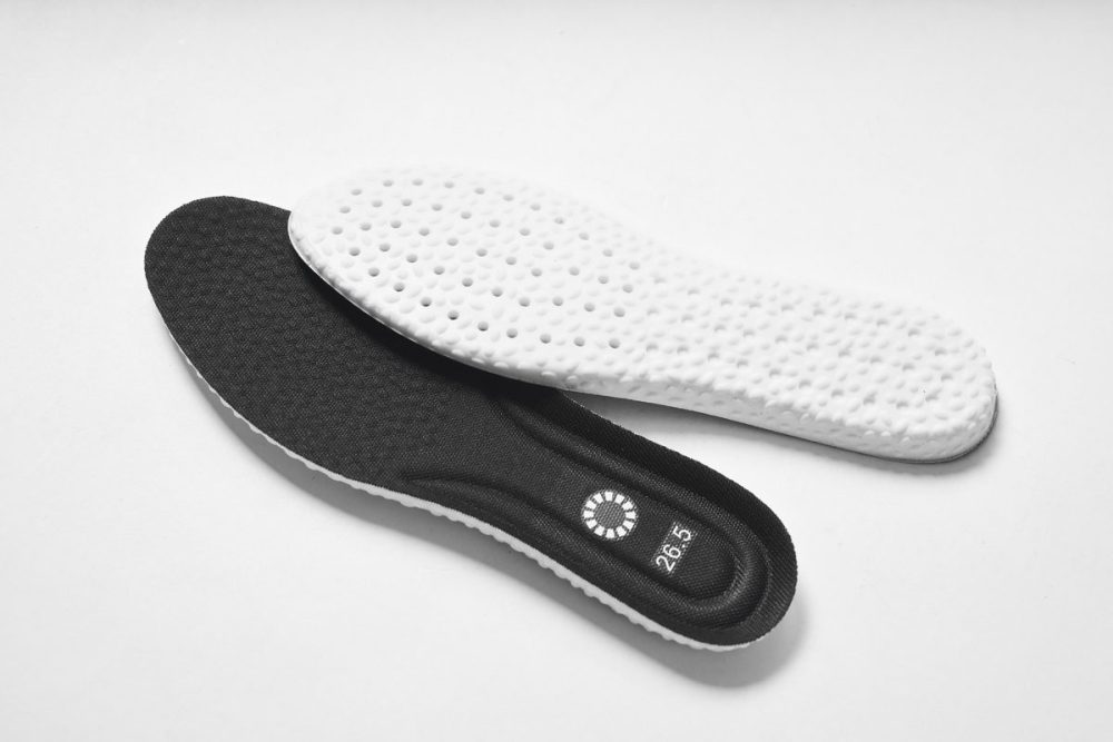 ふかふかでクッション性の高いインソールを採用