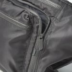 ファスナーストッパーも完備しており、セキュリティ性が高い