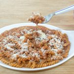 トマトソースはインスタントパスタにありがちな甘さはなく、酸味もしっかりある濃厚トマト味