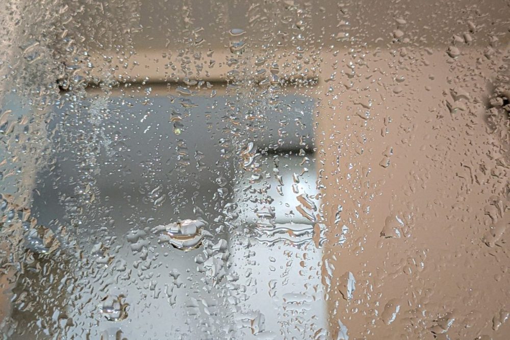 鏡を濡れたまま放置しない！