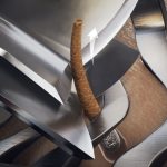 ヒゲを根元から引き上げて、肌の下-0.08㎜の深剃りへ