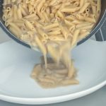 小鍋は水分の蒸発が少ないのかなと思っていましたが、フライパンで作るのと同様に濃厚スープに仕上がっています