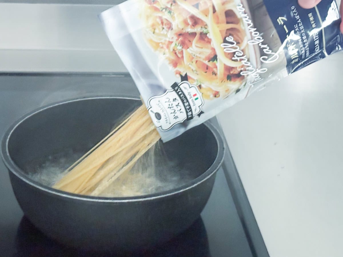 麺の下茹でなど面倒な手間は一切必要ありません