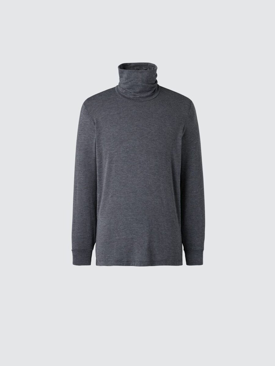 ユニクロ「極暖ヒートテックカシミヤブレンドタートルネックT」￥2,290