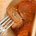 肉肉しい感じのハンバーグは、旨みも食感も抜群！　トマトソースともよく合います