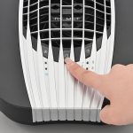 誤作動防止のため、確実な操作が可能な物理ボタンが採用