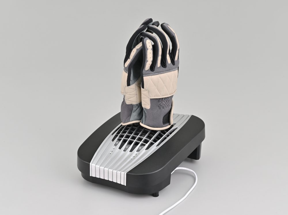 グローブの消臭・乾燥にも活用可能