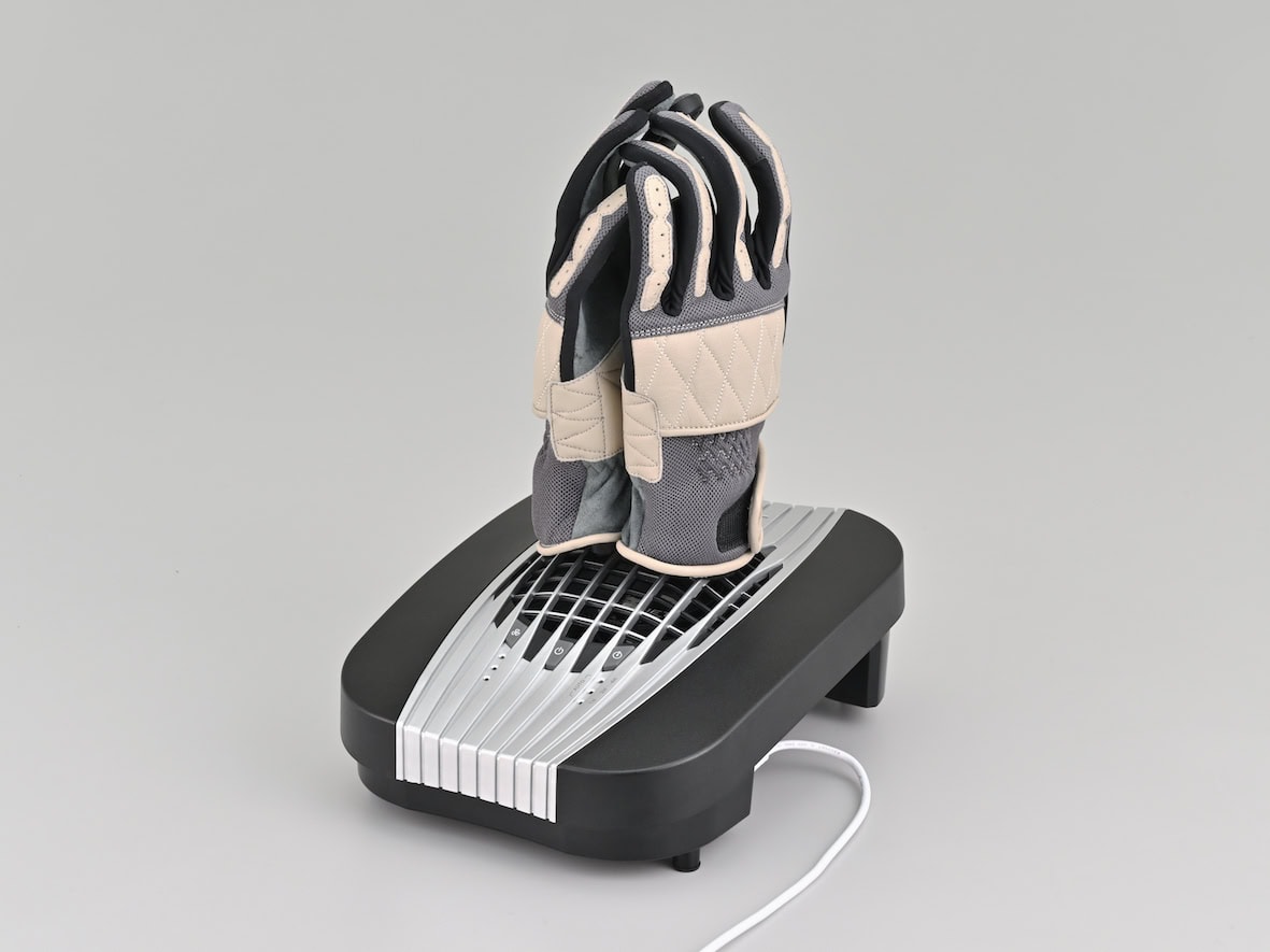 グローブの消臭・乾燥にも活用可能