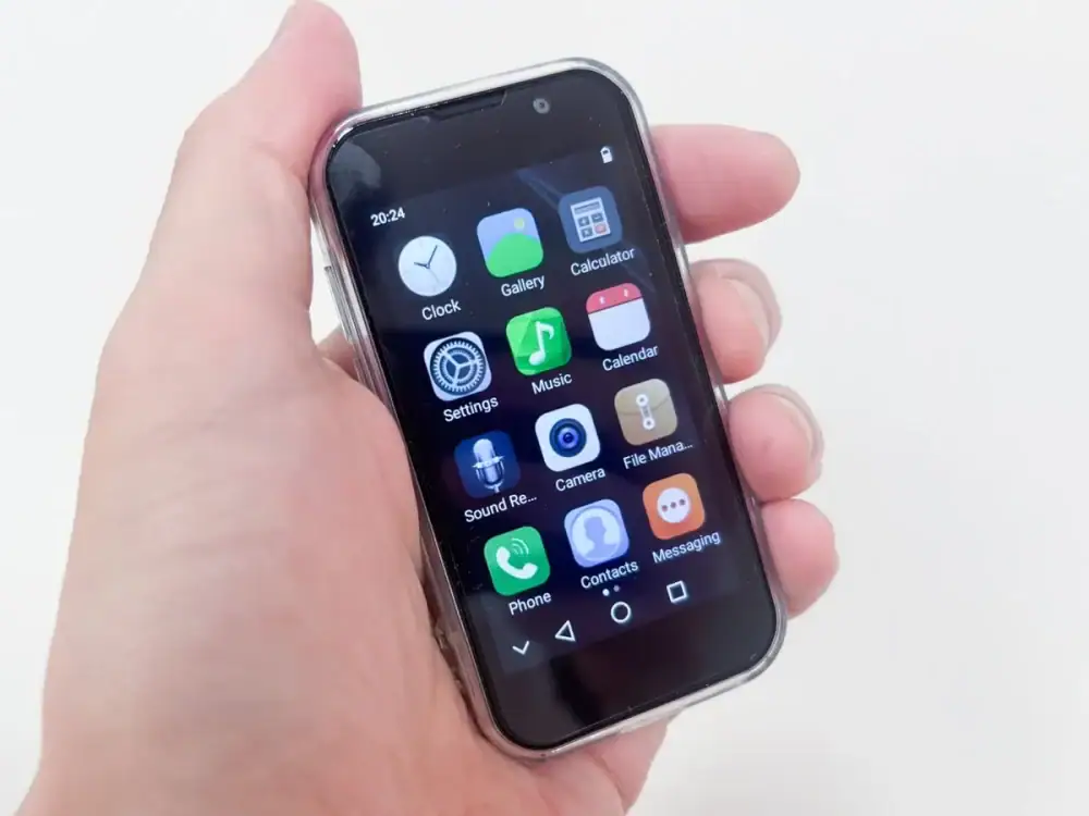 第1位 【激安スマホレビュー】その名も「18 Pro」!? 4,463円で本当に使える?超コンパクトスマホを試してみた