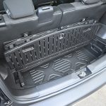 ラゲッジはフロア下にも収納スペースを用意