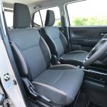 フロントシートはボディサイズを感じさせない良好な座り心地